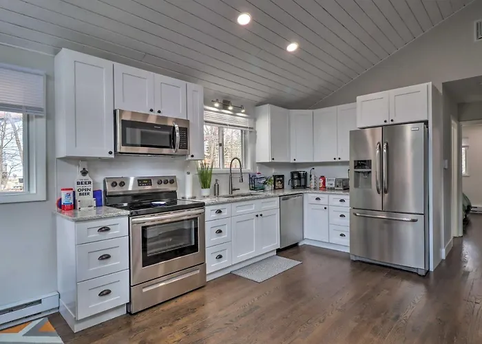 Emerald Lakes Home Near Kalahari And Camelback!